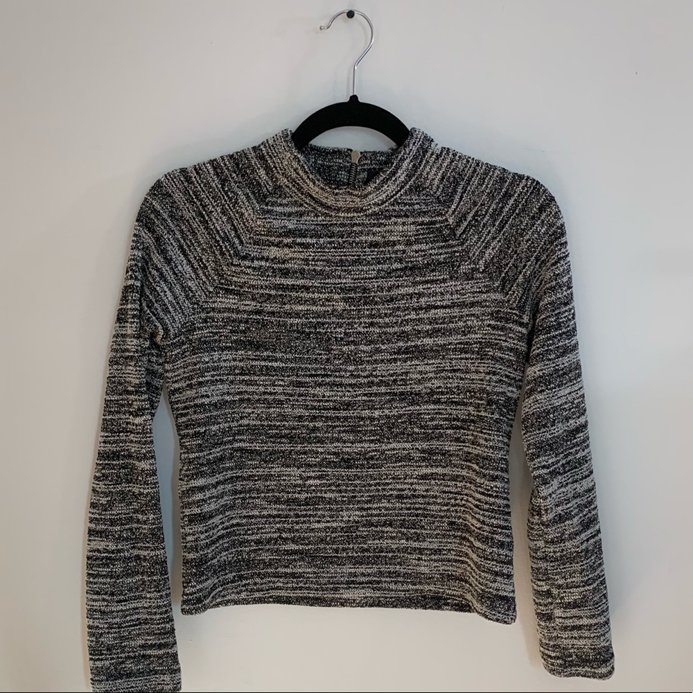Grey speckled mock neck longsleeved cropped shirt